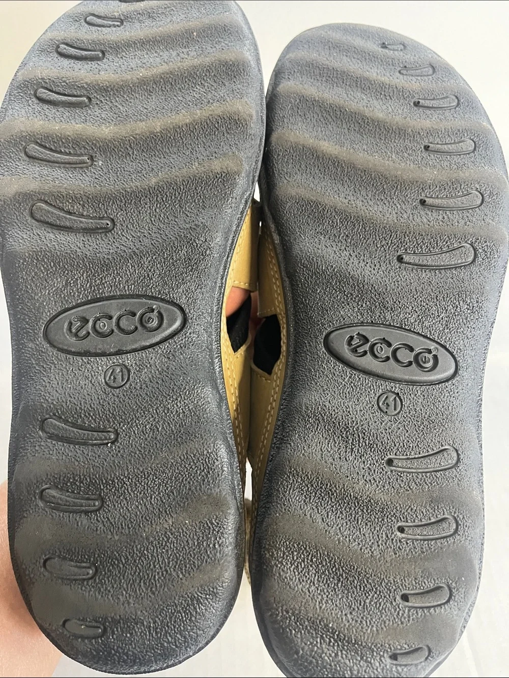 Ecco Men's Tan and Black Open-Toe Sandals